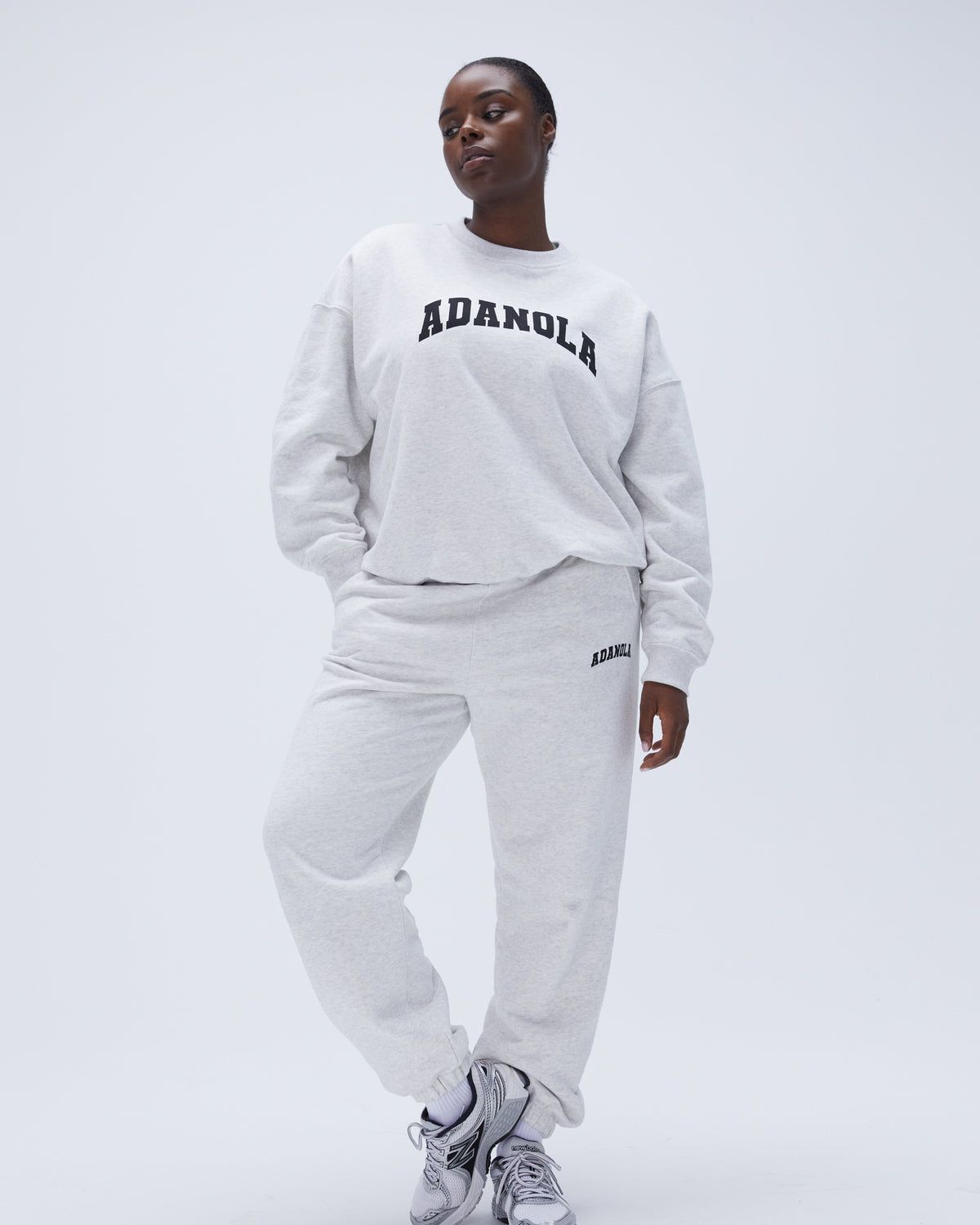 Adanola Varsity Sweatpants Hellgrau Schwarz | 51YOMCNWK